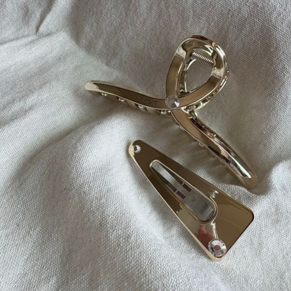 金屬三角衣架型抓夾 美美紗玫瑰長蝴蝶結髮圈
韓國飾品
飾品
髮圈
耳環
戒指
髮夾
飾品店
韓國耳環
三麗鷗代購