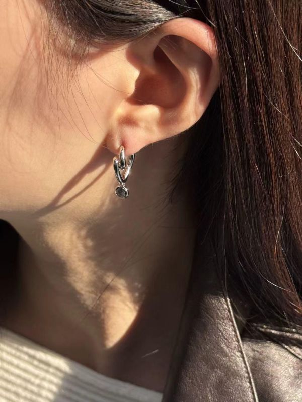 個性雙圈小鑽耳環2色 鍍銅24K寬版4/3圈耳環2色
韓國耳環
耳環
髮飾
手鍊
戒指
純銀飾品
珍珠耳環
三麗鷗代購
飾品店