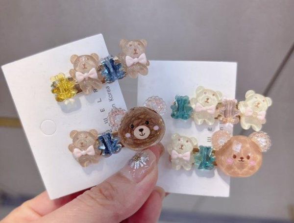 透感大頭熊小熊髮夾2隻一組 透感大頭熊小熊髮夾2隻一組
韓國飾品
韓國耳環
耳環
髮飾
手鍊
戒指
純銀飾品
珍珠耳環
三麗鷗代購
飾品店