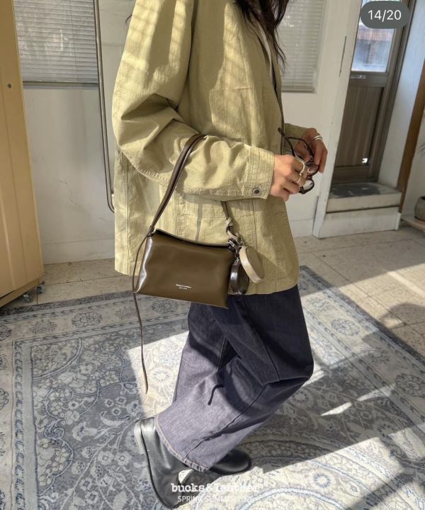 韓國代購牛皮磁吸枕頭包 韓國代購牛皮磁吸枕頭包
bucks&leather
韓國耳環
耳環
髮飾
手鍊
戒指
純銀飾品
珍珠耳環
三麗鷗代購
飾品店