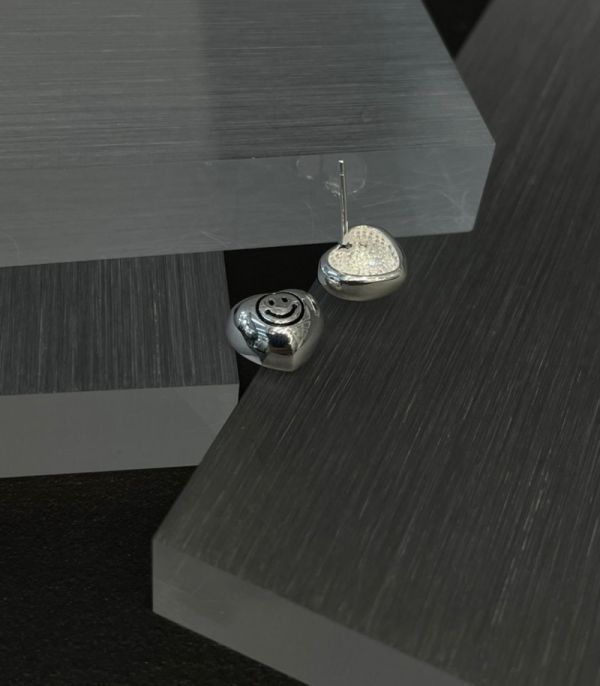 925純銀 愛心笑臉純銀耳環 925純銀 
925純銀 愛心笑臉純銀耳環
韓國耳環
耳環
髮飾
手鍊
戒指
純銀飾品
珍珠耳環
三麗鷗代購
飾品店