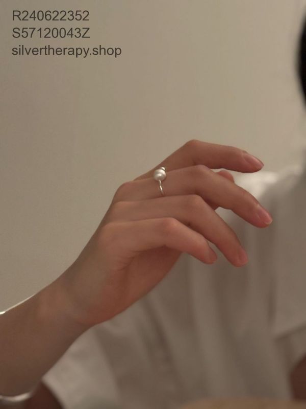 925純銀 銀珠珠開口純銀戒指 925純銀 銀珠珠開口純銀戒指
韓國飾品
韓國耳環
耳環
髮飾
手鍊
戒指
純銀飾品
珍珠耳環
三麗鷗代購
飾品店