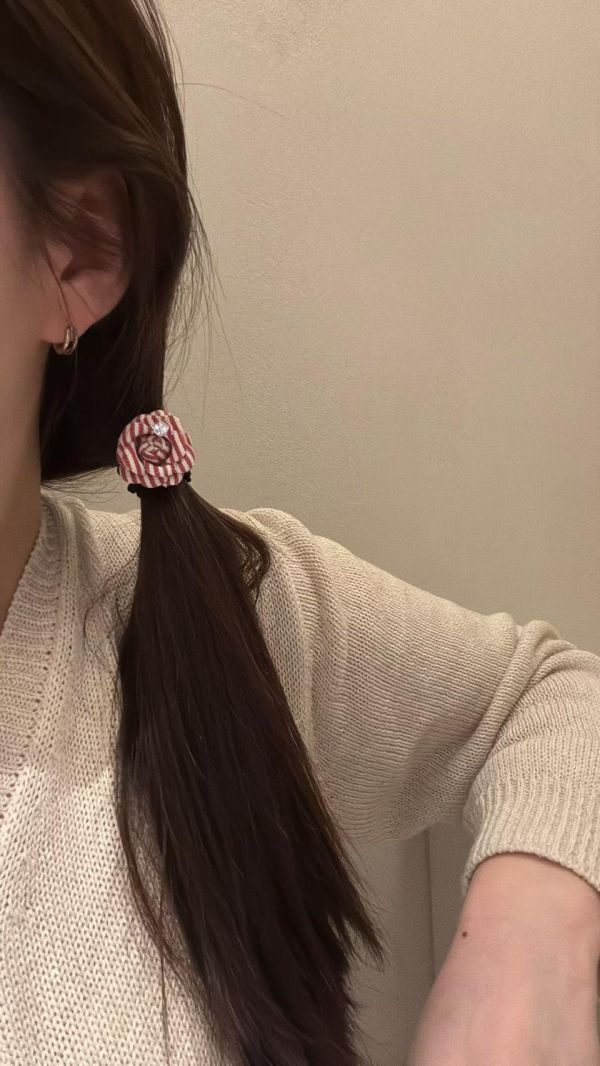 立體條紋山茶花髮圈 立體條紋山茶花髮圈
韓國飾品
韓國耳環
耳環
髮飾
手鍊
戒指
純銀飾品
珍珠耳環
三麗鷗代購
飾品店