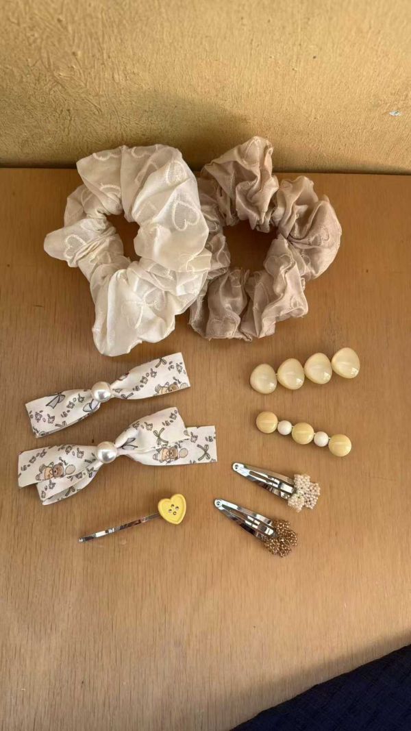 插畫風熊熊愛心髮夾 童趣慶生熊熊帽髮夾
韓國飾品
韓國耳環
耳環
髮飾
手鍊
戒指
純銀飾品
珍珠耳環
三麗鷗代購
飾品店