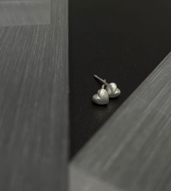 925純銀 小愛心簡約耳環 925純銀 小愛心簡約耳環
韓國飾品
韓國耳環
耳環
髮飾
手鍊
戒指
純銀飾品
珍珠耳環
三麗鷗代購
飾品店