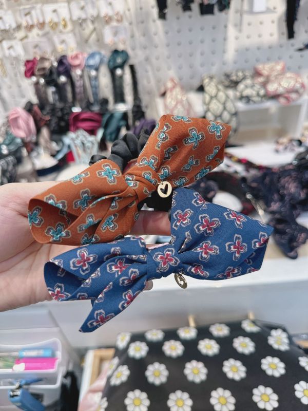 小愛心吊牌碎花腸圈 小愛心吊牌碎花腸圈
韓國飾品
韓國耳環
耳環
髮飾
大腸圈
腸圈
手鍊
戒指
純銀飾品
珍珠耳環
三麗鷗代購
飾品店