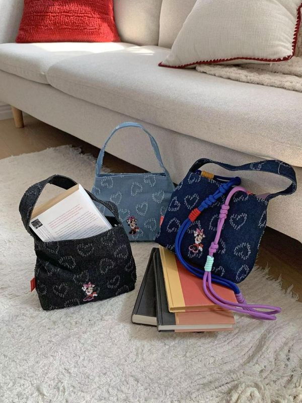 Le-junev新款米尼牛仔愛心包包3色 Le-junev新款米尼牛仔愛心包包3色
韓國飾品
韓國耳環
耳環
髮飾
大腸圈
腸圈
手鍊
戒指
純銀飾品
珍珠耳環
三麗鷗代購
飾品店