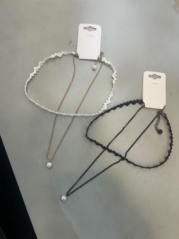 波浪細蕾絲雙層珍珠頸鏈 波浪細蕾絲雙層珍珠頸鏈
韓國飾品
韓國耳環
耳環
髮飾
大腸圈
腸圈
手鍊
戒指
純銀飾品
珍珠耳環
三麗鷗代購
飾品店