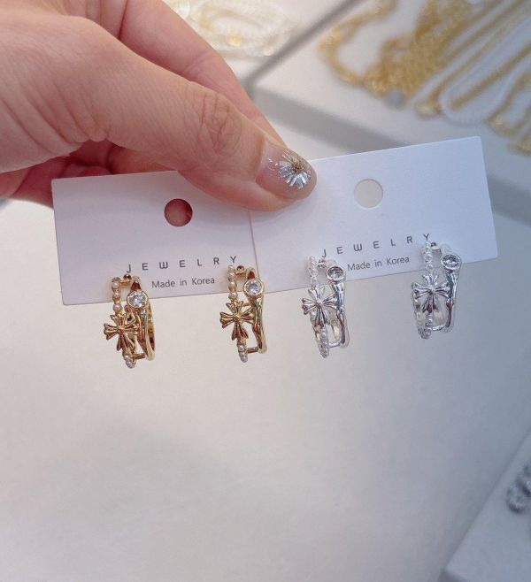 十字珍珠圓鑽圈圈耳環2色 十字珍珠圓鑽圈圈耳環2色
耳環
髮飾
手鍊
戒指
純銀飾品
珍珠耳環
三麗鷗代購
飾品店