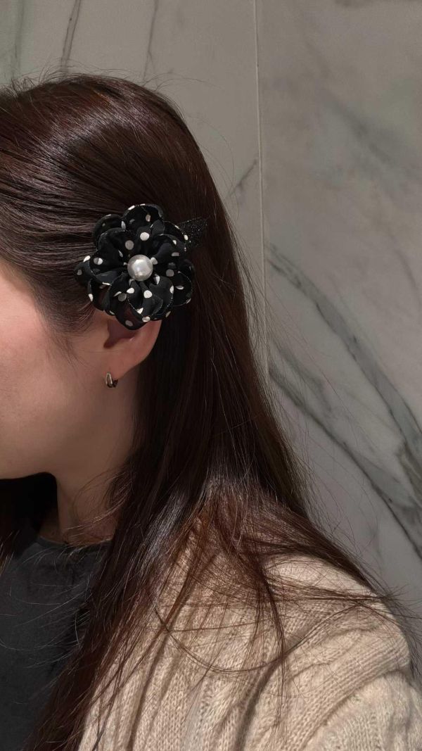 雪紡花瓣點點壓夾2色 雪紡花瓣點點壓夾2色
韓國耳環
耳環
髮飾
手鍊
戒指
純銀飾品
珍珠耳環
三麗鷗代購
飾品店