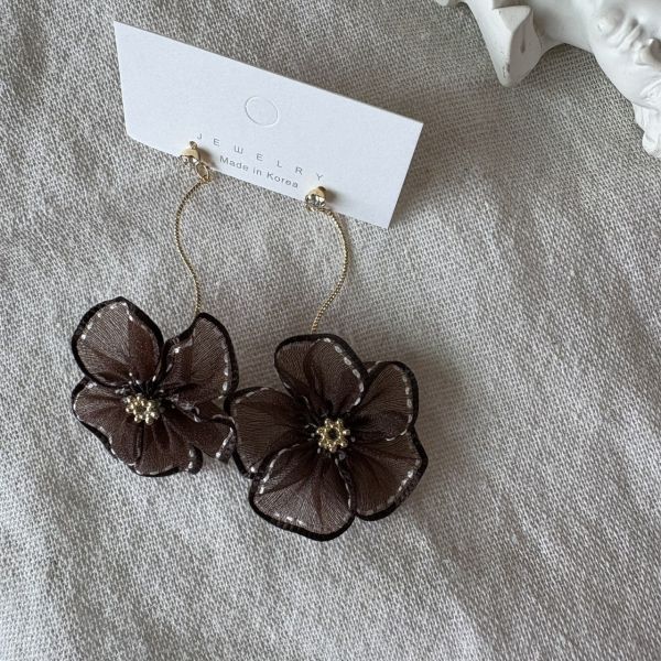 立體紗咖啡色小花耳環 立體紗咖啡色小花耳環
韓國飾品
韓國耳環
耳環
髮飾
大腸圈
腸圈
手鍊
戒指
純銀飾品
珍珠耳環
三麗鷗代購
飾品店