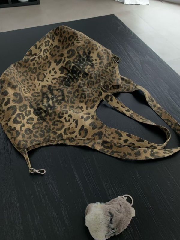日系豹紋草寫英字大包包 韓國飾品
韓國耳環
耳環
日系豹紋草寫英字大包包
髮飾
手鍊
戒指
純銀飾品
珍珠耳環
三麗鷗代購
飾品店