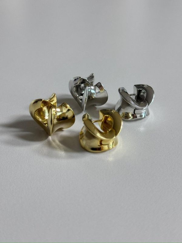 鍍銅24K寬圈弧度耳扣2色 鍍銅24K
鍍銅24K寬圈弧度耳扣2色
韓國飾品
韓國耳環
耳環
髮飾
手鍊
戒指
純銀飾品
珍珠耳環
三麗鷗代購
飾品店