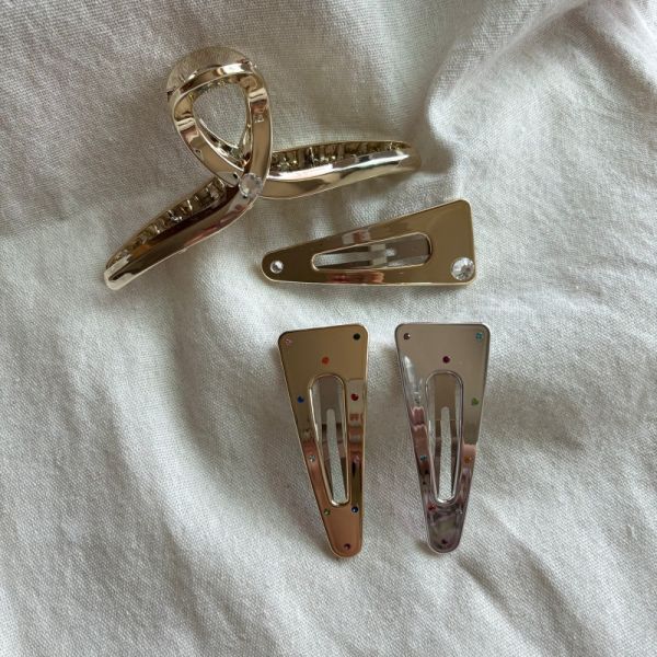 金屬三角簍空彩鑽ＢＢ夾 美美紗玫瑰長蝴蝶結髮圈
韓國飾品
飾品
髮圈
耳環
戒指
髮夾
飾品店
韓國耳環
三麗鷗代購