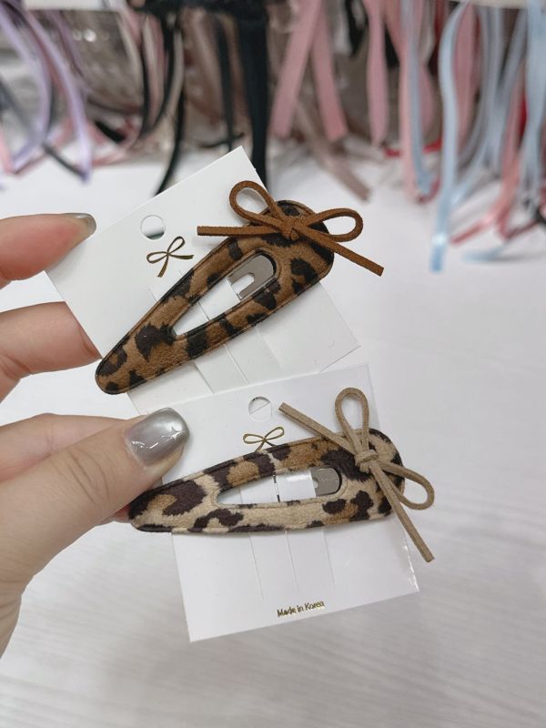 豹紋蝴蝶結BB髮夾 豹紋蝴蝶結BB髮夾
韓國飾品
韓國耳環
耳環
髮飾
大腸圈
腸圈
手鍊
戒指
純銀飾品
珍珠耳環
三麗鷗代購
飾品店