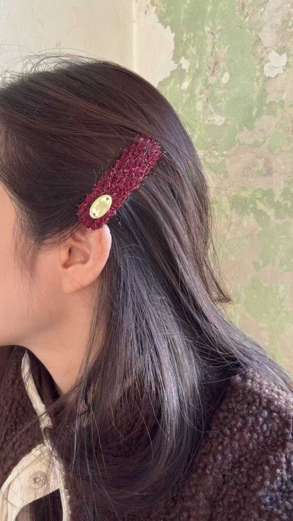 雙色毛尼金牌裝飾ＢＢ夾組3色 超大愛心毛毛豹紋髮圈
韓國飾品
韓國耳環
耳環
髮飾
手鍊
戒指
純銀飾品
珍珠耳環
三麗鷗代購
飾品店