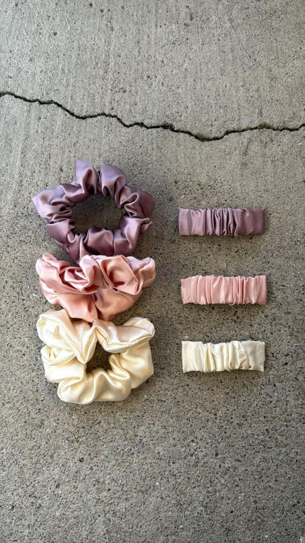 100%絲皺摺ＢＢ髮夾8色 清新格子三角簍空ＢＢ髮夾2色
韓國耳環
耳環
髮飾
手鍊
戒指
純銀飾品
珍珠耳環
三麗鷗代購
飾品店