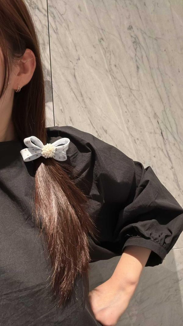 清新點點珍珠髮夾2色 清新點點珍珠髮夾2色
韓國飾品
韓國耳環
耳環
髮飾
手鍊
戒指
純銀飾品
珍珠耳環
三麗鷗代購
飾品店