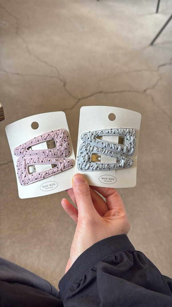 點點三角簍空ＢＢ夾一對5色 點點三角簍空ＢＢ夾5色
韓國飾品
韓國耳環
耳環
髮飾
手鍊
戒指
純銀飾品
珍珠耳環
三麗鷗代購
飾品店