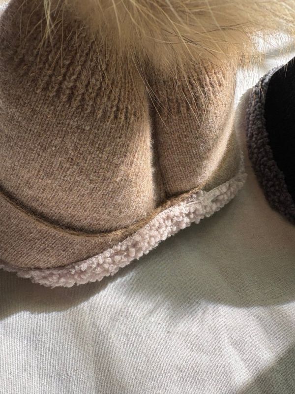 羊羔毛大毛球漁夫帽2色 羊羔毛大毛球漁夫帽2色
韓國飾品
韓國耳環
耳環
髮飾
大腸圈
腸圈
手鍊
戒指
純銀飾品
珍珠耳環
三麗鷗代購
飾品店