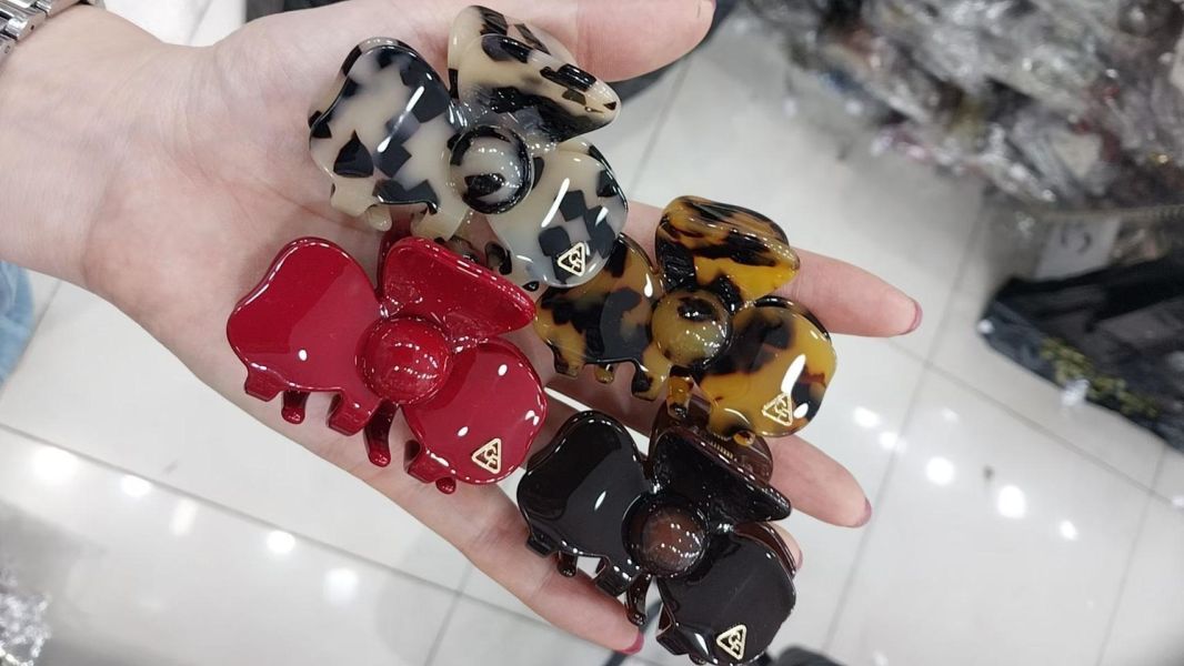 CREATION FRANCE 蝴蝶結抓夾8色 CREATION FRANCE 蝴蝶結抓夾8色
韓國飾品
韓國耳環
耳環
髮飾
手鍊
戒指
純銀飾品
珍珠耳環
三麗鷗代購
飾品店