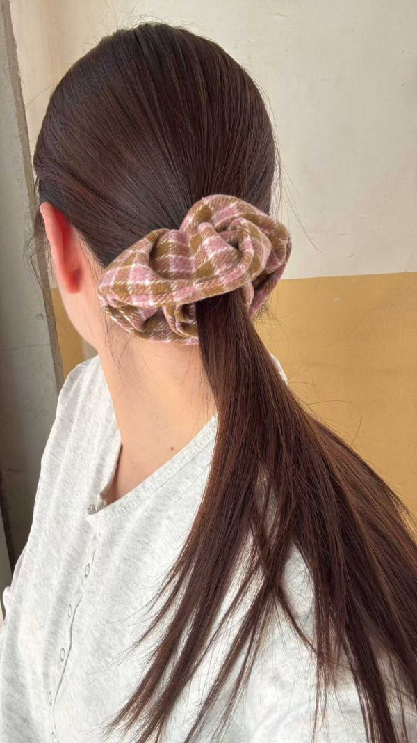 毛呢格子大腸圈 毛呢格子大腸圈
韓國飾品
韓國耳環
耳環
髮飾
大腸圈
腸圈
手鍊
戒指
純銀飾品
珍珠耳環
三麗鷗代購
飾品店