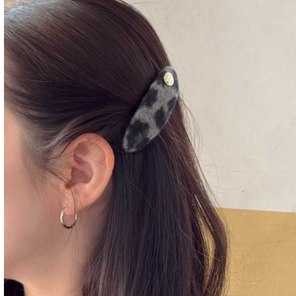 豹紋毛尼橢圓形髮夾2色 豹紋毛呢蝴蝶結髮圈2色
韓國飾品
韓國耳環
耳環
髮飾
手鍊
戒指
純銀飾品
珍珠耳環
三麗鷗代購
飾品店