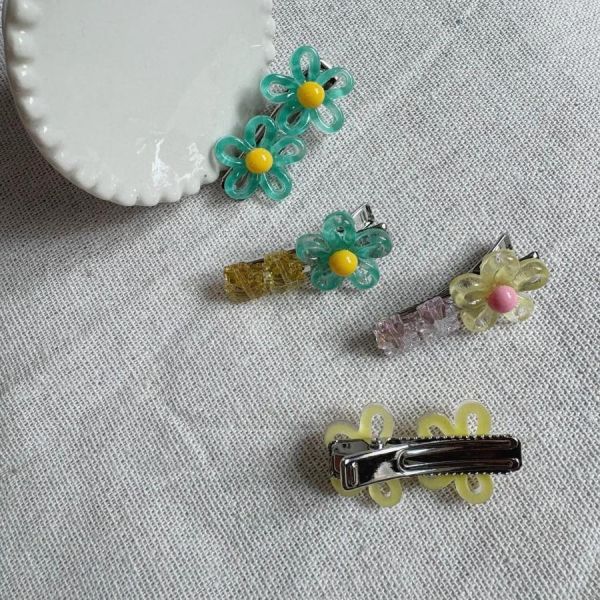 透感小花與熊熊髮夾2隻一組 小花髮夾2隻一組
髮夾2隻一組
韓國飾品
韓國耳環
耳環
髮飾
手鍊
戒指
純銀飾品
珍珠耳環
三麗鷗代購
飾品店