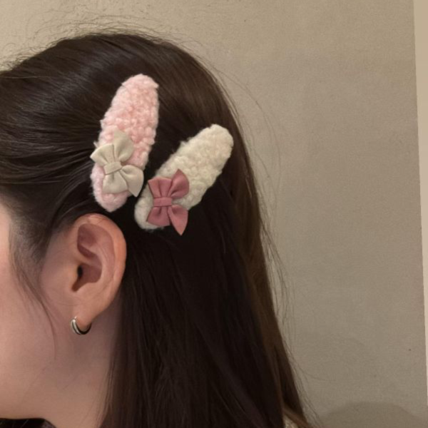 ＱＱ捲毛蝴蝶結髮夾 ＱＱ捲毛蝴蝶結髮夾
韓國飾品
韓國耳環
耳環
髮飾
手鍊
戒指
純銀飾品
珍珠耳環
三麗鷗代購
飾品店