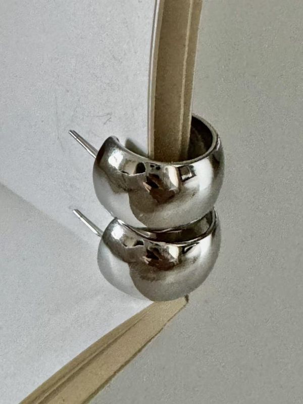 鍍銅24K寬版4/3圈耳環2色 鍍銅24K寬版4/3圈耳環2色
韓國耳環
耳環
髮飾
手鍊
戒指
純銀飾品
珍珠耳環
三麗鷗代購
飾品店