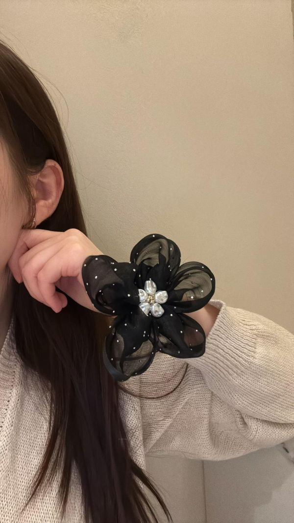 歐根紗點點雙花透紗髮圈5色 歐根紗點點雙花透紗髮圈5色
韓國飾品
韓國耳環
耳環
髮飾
手鍊
戒指
純銀飾品
珍珠耳環
三麗鷗代購
飾品店