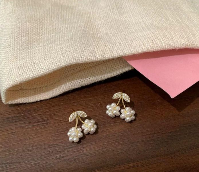 可愛櫻桃珍珠耳環 可愛櫻桃珍珠耳環
韓國耳環
耳環
髮飾
手鍊
戒指
純銀飾品
珍珠耳環
三麗鷗代購
飾品店