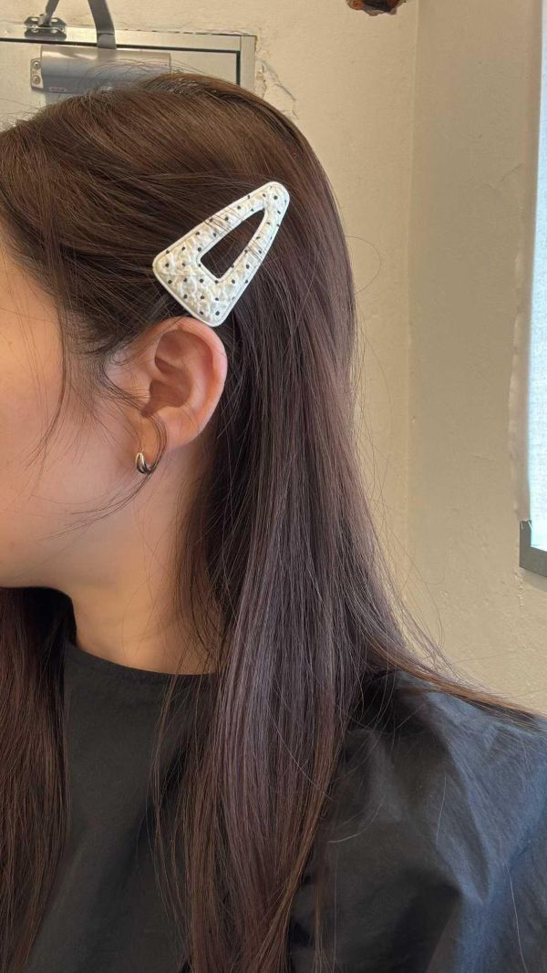 點點三角簍空ＢＢ夾一對5色 點點三角簍空ＢＢ夾5色
韓國飾品
韓國耳環
耳環
髮飾
手鍊
戒指
純銀飾品
珍珠耳環
三麗鷗代購
飾品店