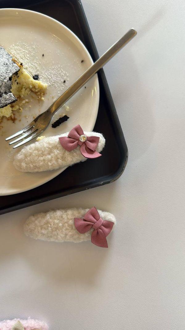 ＱＱ捲毛蝴蝶結髮夾 ＱＱ捲毛蝴蝶結髮夾
韓國飾品
韓國耳環
耳環
髮飾
手鍊
戒指
純銀飾品
珍珠耳環
三麗鷗代購
飾品店