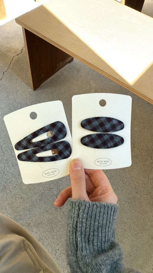 格紋簍空三角ＢＢ夾組4色 格紋簍空三角ＢＢ夾組4色
韓國飾品
韓國耳環
耳環
髮飾
手鍊
戒指
純銀飾品
珍珠耳環
三麗鷗代購
飾品店