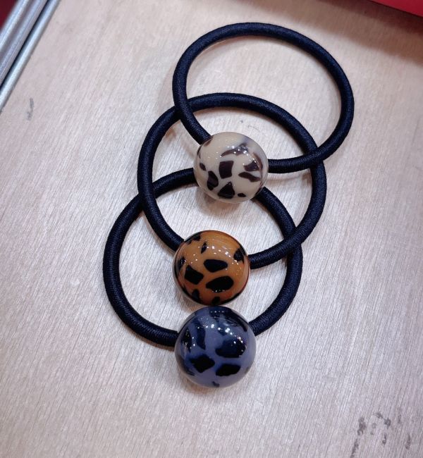 豹紋圓型髮圈3色 豹紋圓型髮圈3色
韓國飾品
韓國耳環
耳環
髮飾
大腸圈
腸圈
手鍊
戒指
純銀飾品
珍珠耳環
三麗鷗代購
飾品店