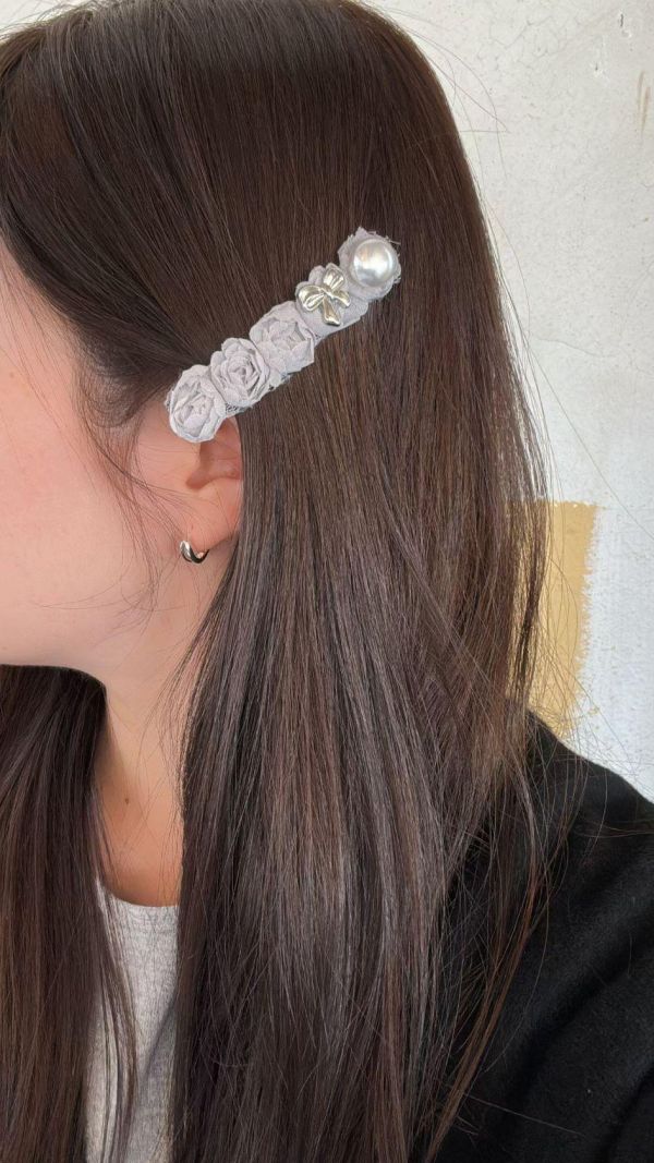 玫瑰花蕾絲珍珠髮夾3色 玫瑰花蕾絲珍珠彈簧夾3色
韓國飾品
韓國耳環
耳環
髮飾
手鍊
戒指
純銀飾品
珍珠耳環
三麗鷗代購
飾品店