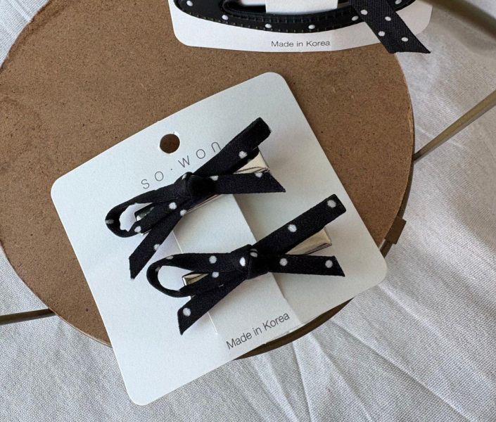 MINI點點蝴蝶結髮夾組 黑色點點蝴蝶結三角ＢＢ髮夾組
耳環
髮飾
手鍊
戒指
純銀飾品
珍珠耳環
三麗鷗代購
飾品店