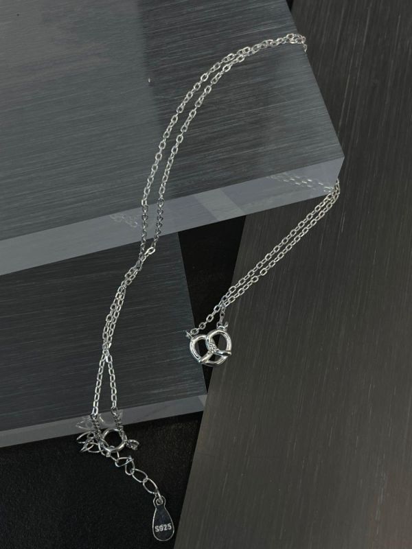 925純銀 德國結小鑽項鍊 925純銀 德國結小鑽項鍊
韓國飾品
韓國耳環
耳環
髮飾
手鍊
戒指
純銀飾品
珍珠耳環
三麗鷗代購
飾品店