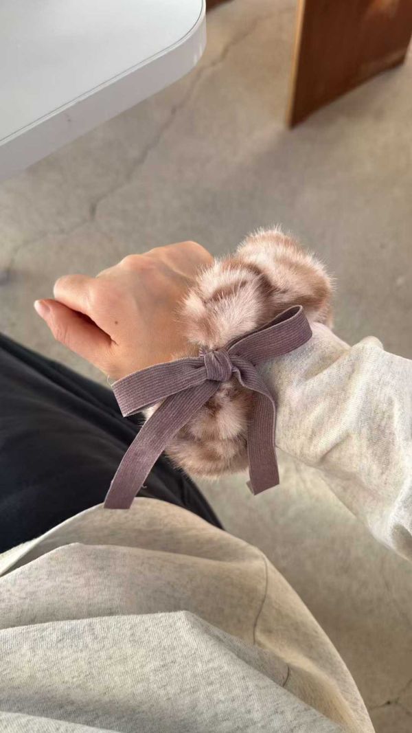 毛毛蝴蝶結大腸圈 毛毛蝴蝶結大腸圈
韓國飾品
韓國耳環
耳環
髮飾
大腸圈
腸圈
手鍊
戒指
純銀飾品
珍珠耳環
三麗鷗代購
飾品店