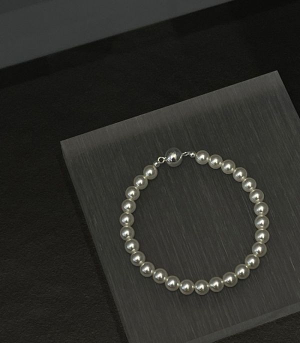 925純銀 磁吸珍珠手鍊 6mm 925純銀 
925純銀磁吸珍珠串手鍊 6mm
韓國耳環
耳環
髮飾
手鍊
戒指
純銀飾品
珍珠耳環
三麗鷗代購
飾品店