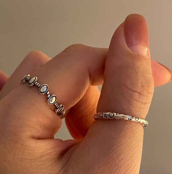 925純銀 圓形環繞戒指 925純銀戒指
925純銀 圓形環繞戒指
韓國飾品
韓國耳環
耳環
髮飾
大腸圈
腸圈
手鍊
戒指
純銀飾品
珍珠耳環
三麗鷗代購
飾品店