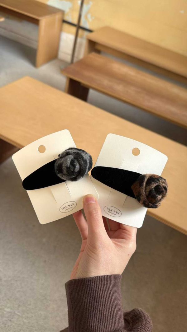 豹紋玫瑰花三角ＢＢ夾2色 豹紋玫瑰花三角ＢＢ夾2色
韓國飾品
韓國耳環
耳環
髮飾
手鍊
戒指
純銀飾品
珍珠耳環
三麗鷗代購
飾品店