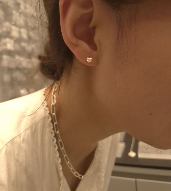 925純銀 小愛心簡約耳環 925純銀 小愛心簡約耳環
韓國飾品
韓國耳環
耳環
髮飾
手鍊
戒指
純銀飾品
珍珠耳環
三麗鷗代購
飾品店