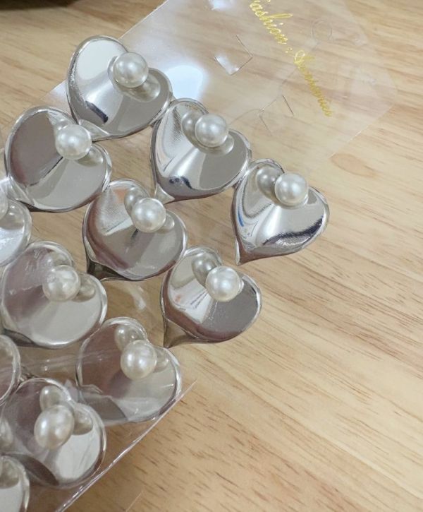質感銀愛心珠珠髮夾 韓國飾品
韓國耳環
耳環
質感銀愛心珠珠髮夾
髮飾
手鍊
戒指
純銀飾品
珍珠耳環
三麗鷗代購
飾品店