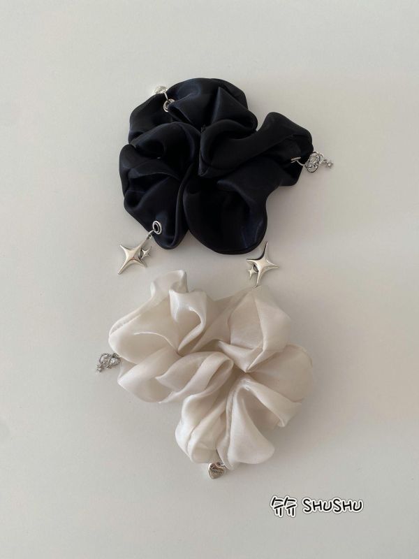 質感紗圈小吊飾裝飾4色 質感紗圈小吊飾裝飾
韓國飾品
韓國耳環
耳環
髮飾
手鍊
戒指
純銀飾品
珍珠耳環
三麗鷗代購
飾品店