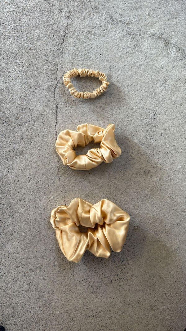 100%絲mini窄腸圈4色 100%絲mini窄腸圈4色
韓國飾品
韓國耳環
耳環
髮飾
手鍊
戒指
純銀飾品
珍珠耳環
三麗鷗代購
飾品店