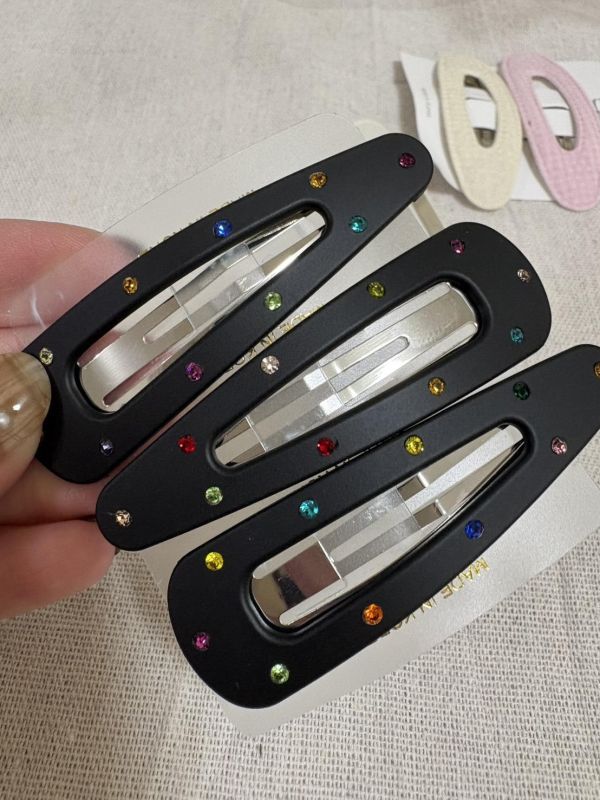 質感點點彩鑽ＢＢ夾3色 韓國飾品
韓國耳環
耳環
髮飾
手鍊
戒指
純銀飾品
珍珠
三麗鷗代購
飾品店