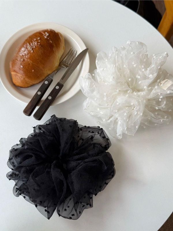 仙氣點點紗超大腸圈 仙氣點點紗超大腸圈
蕾絲花瓣滾邊小碎花大腸圈
韓國飾品
韓國耳環
耳環
髮飾
手鍊
戒指
純銀飾品
珍珠耳環
三麗鷗代購
飾品店