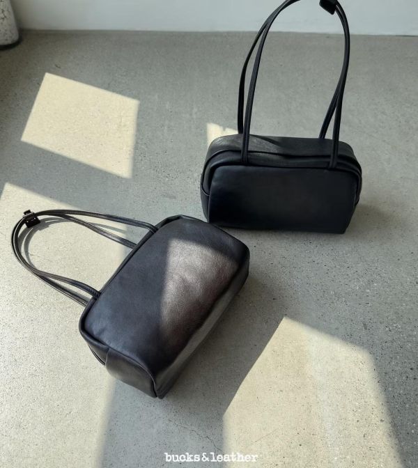 bucks&leather牛皮方形肩背包包 bucks leather牛皮水桶包包
髮飾
bucks&leather牛皮方形肩背包包
手鍊
戒指
純銀飾品
珍珠耳環
三麗鷗代購
飾品店